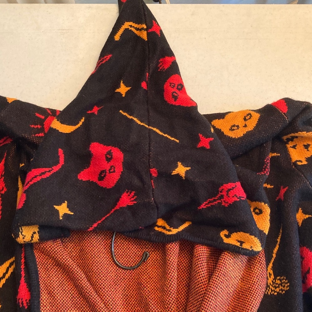 Disney Hocus Pocus Black Cardigan with Halloween Motifs - Picture 6 of 9